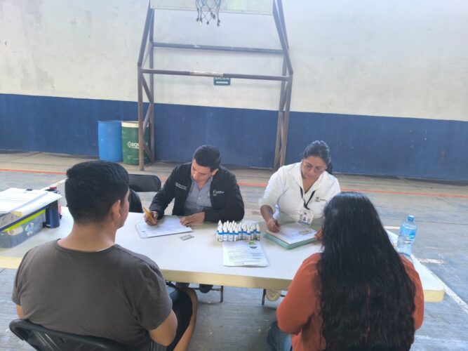 SESA capacita a manejadores de alimentos en Landa de Matamoros