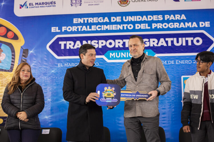 Mauricio Kuri entrega 10 nuevas unidades para fortalecer el programa de Transporte Gratuito en El Marqués