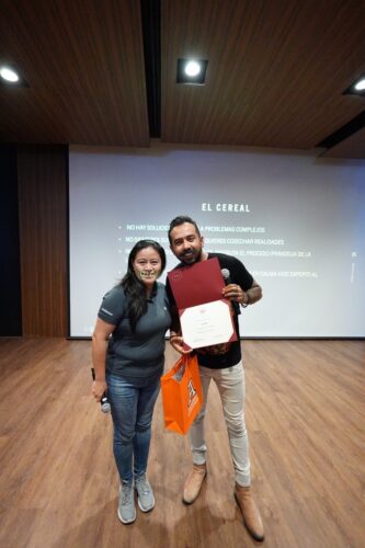 Promueven en la Universidad Anáhuac la prevención de adicciones y la salud mental con conferencia de Iker Vega