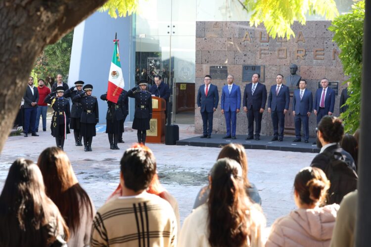 Una conversación universitaria sobre la Constitución en la UAQ