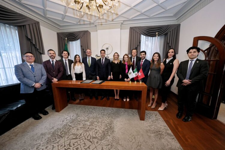Educación financiera como cimiento: mil becas para jóvenes queretanos