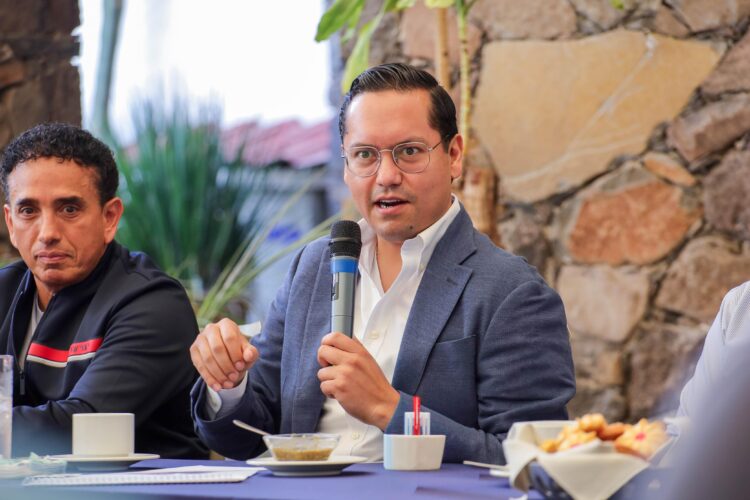 Corregidora invierte en movilidad: rehabilitación de acceso al Parque Industrial Balvanera
