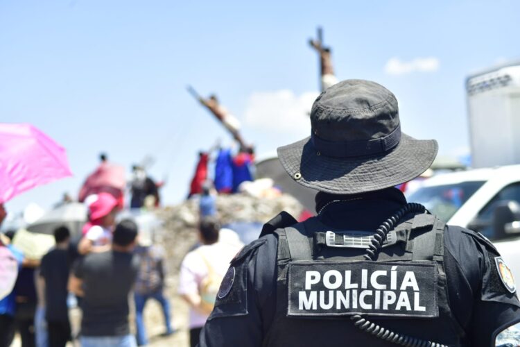 Corregidora en pausa vigilada: entre la fe, el turismo y el agua en calma