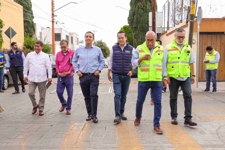 Bajo la calle, el agua: supervisan drenaje pluvial en Tejeda