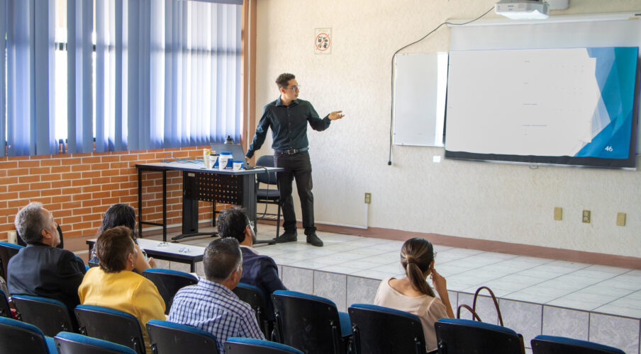 Certificar el vuelo: la formación del talento aeroespacial en Querétaro