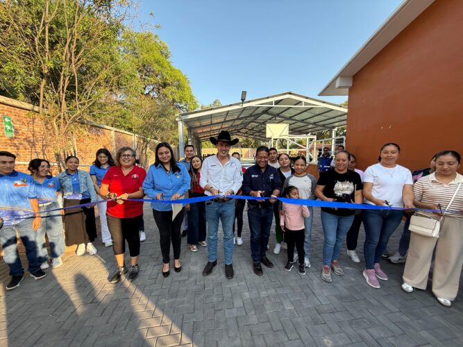 Obras pequeñas, cambios cotidianos: El Marqués interviene cuatro comunidades
