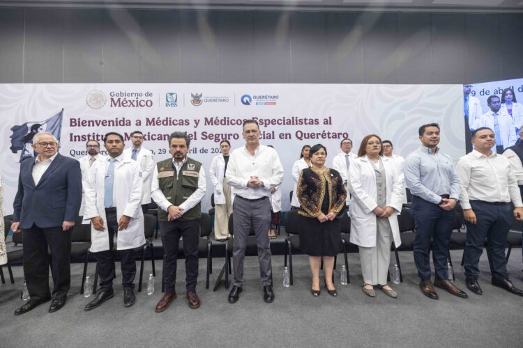 Nuevas manos para cuidar la vida: 205 médicos se integran al IMSS en Querétaro