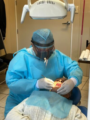El ejemplo que también se cepilla los dientes