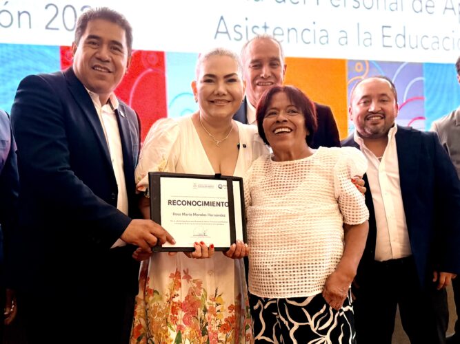 Las manos que sostienen la escuela: USEBEQ reconoce la trayectoria del personal de apoyo educativo