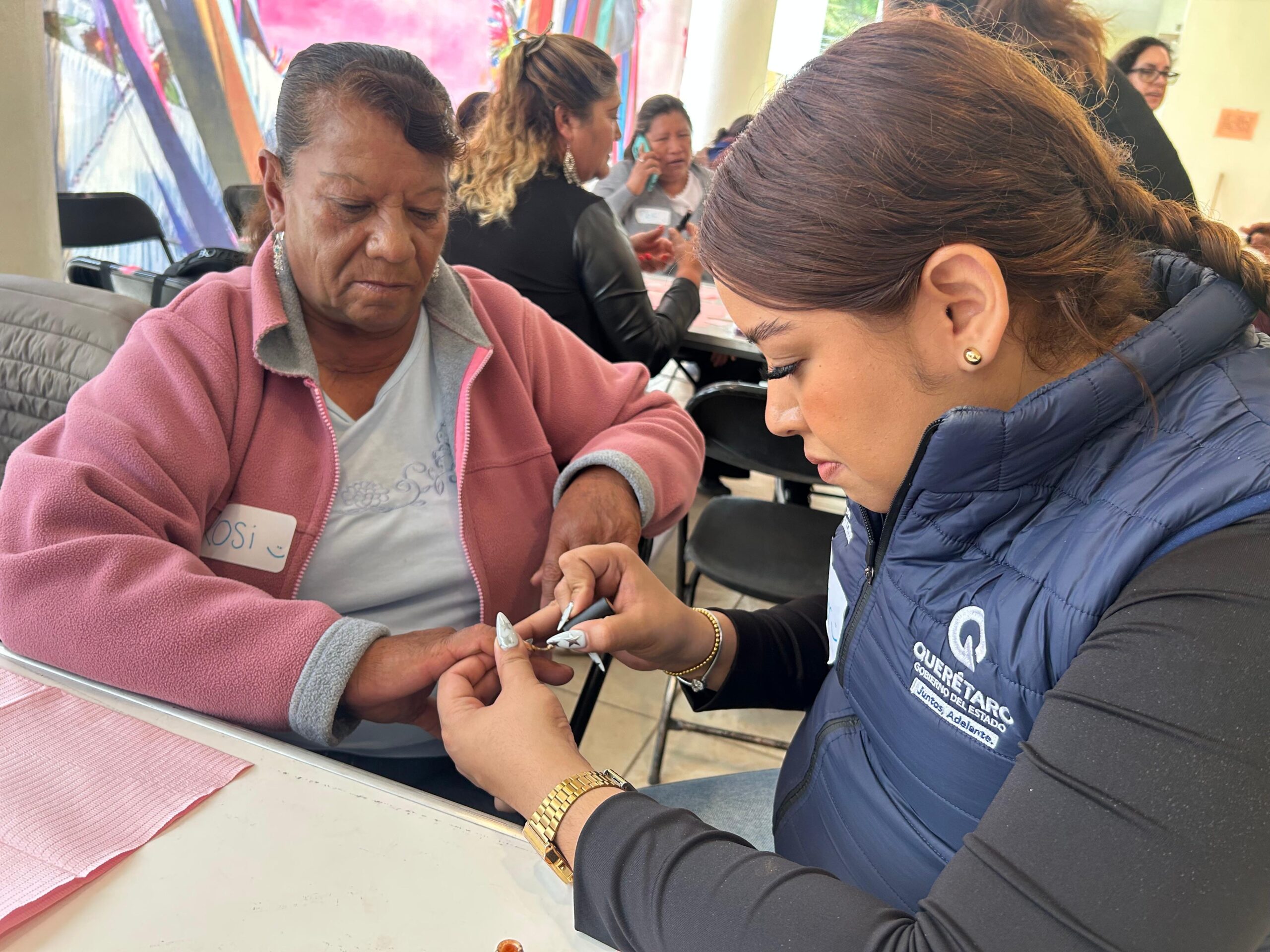 Lo que una mujer sabe hacer también puede abrirle un camino