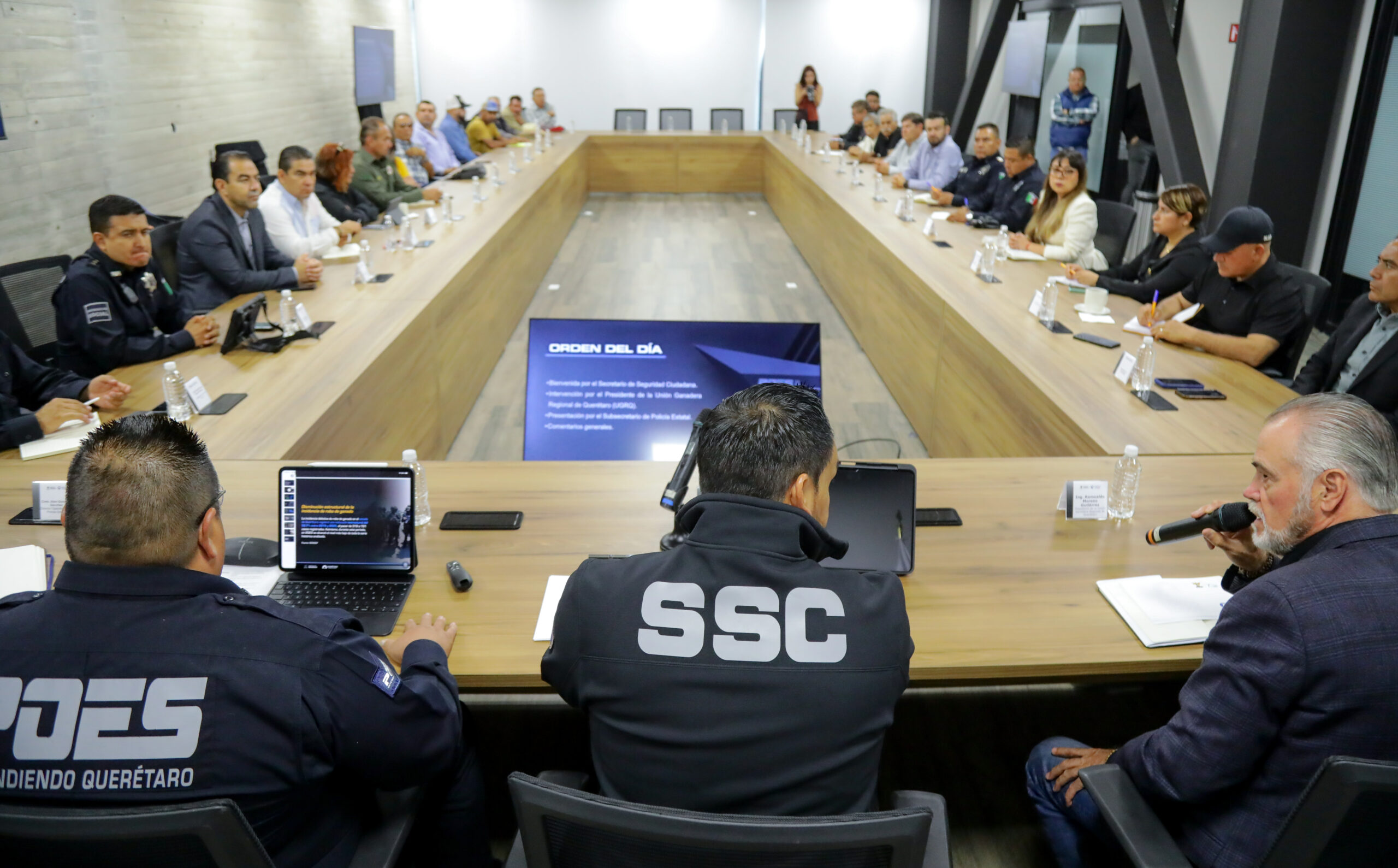 La seguridad también se conversa desde el campo