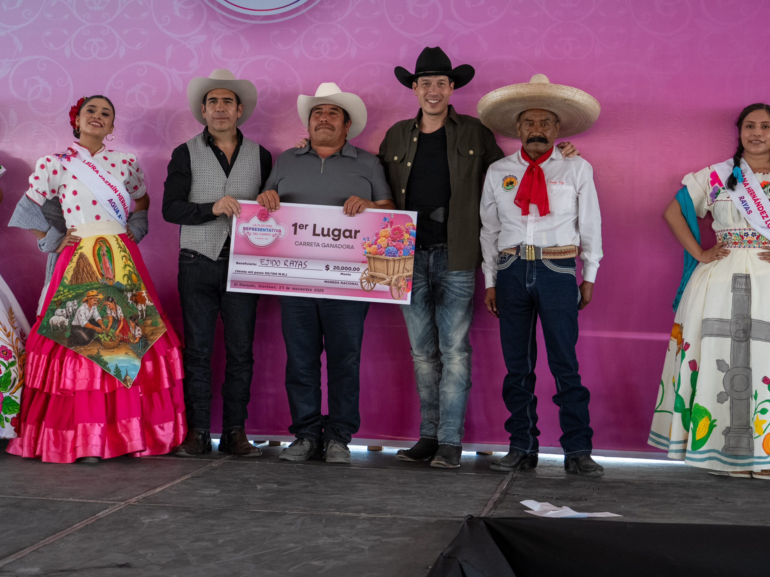 Una flor para las mujeres del campo